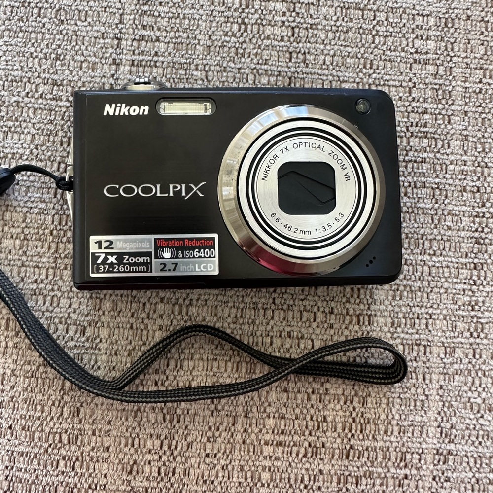 Nikon cool pix 12 megapixel with 7 X zoom